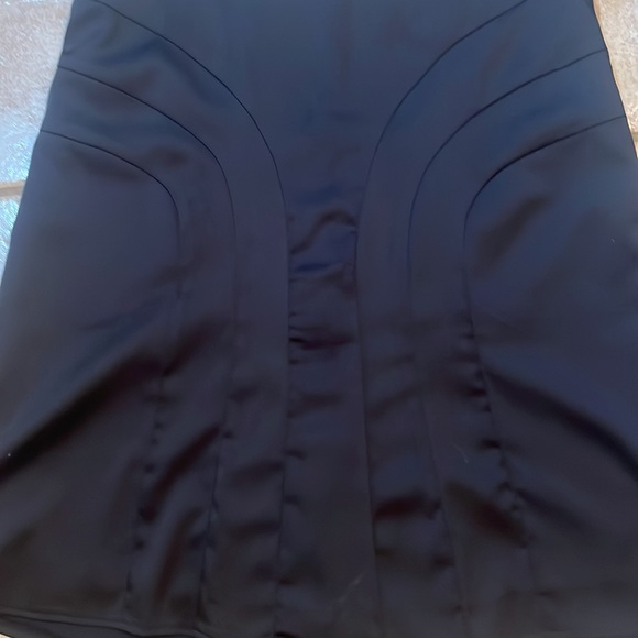 Fantastic black skirt - Picture 2 of 8